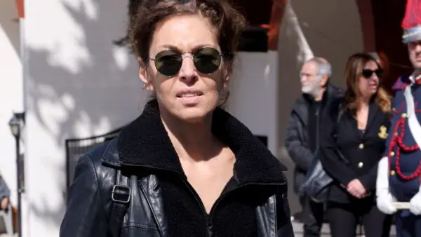 Η Δήμητρα Παπαδήμα στο Νεκροταφείο Παπάγου-Κηδεία Ηλία Λογοθέτη 02/03/2024