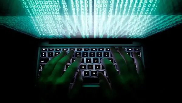 Πασίγνωστη influencer στο στόχαστρο της Δίωξης Ηλεκτρονικού Εγκλήματος – Διαφήμιζε site παράνομου τζόγου