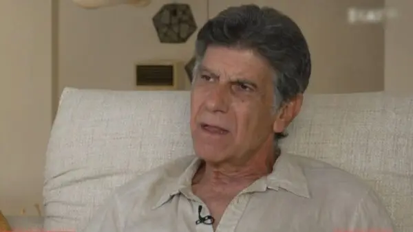 Γιάννης Μπέζος