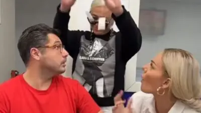 Ο Λάμπρος Κωνσταντάρας, η Ιωάννα Μαλέσκου και η Άρια Καλύβα