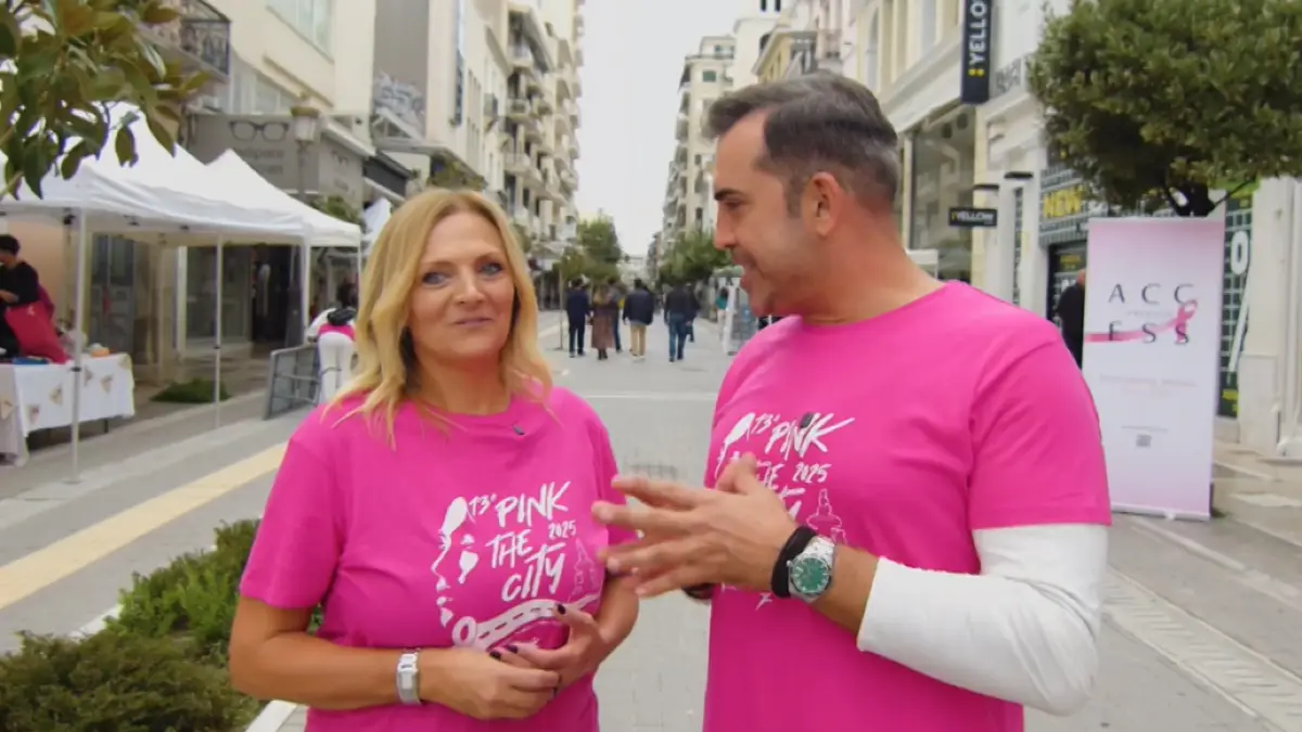 Χριστίνα Λαμπίρη: «Η κόρη μου είναι ερωτική μετανάστρια! Κάναμε τη γέννα του εγγονού μου σε τηλεφωνική μετάδοση» Η Χριστίνα Λαμπίρη και ο Στέφανος Κωνσταντινίδης