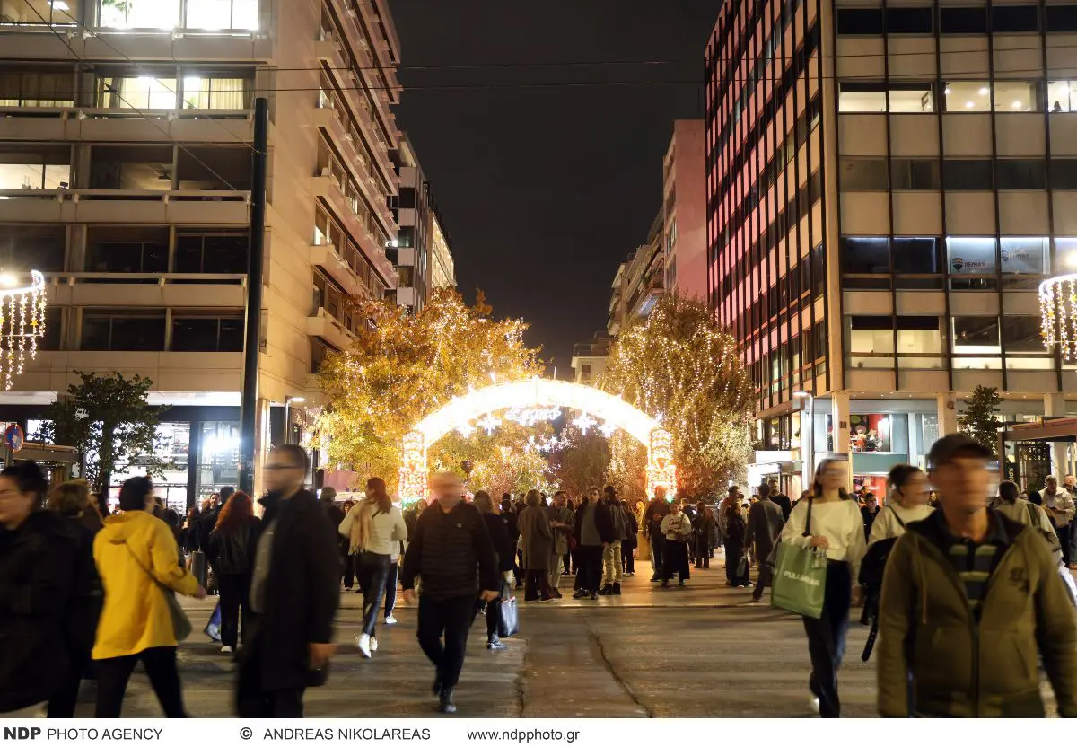 Φωταγώγηση δέντρο Σύνταγμα