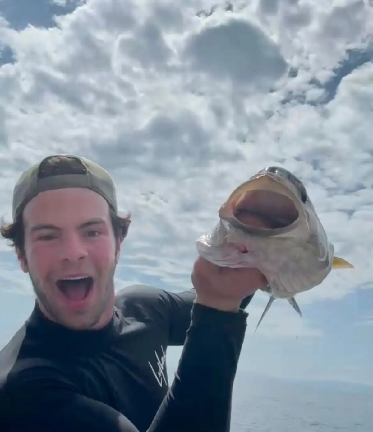 Ο Άγγελος Λάτσιος με ένα ψάρι