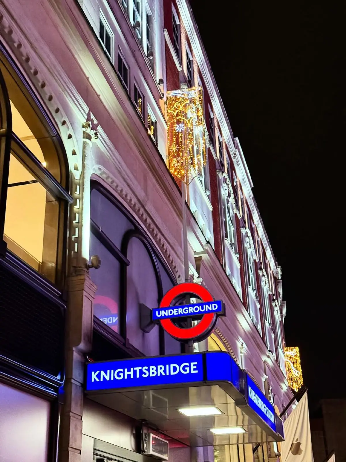 Η Μαρία Αντωνά και ο Γιώργος Λιάγκας στο Λονδίνο