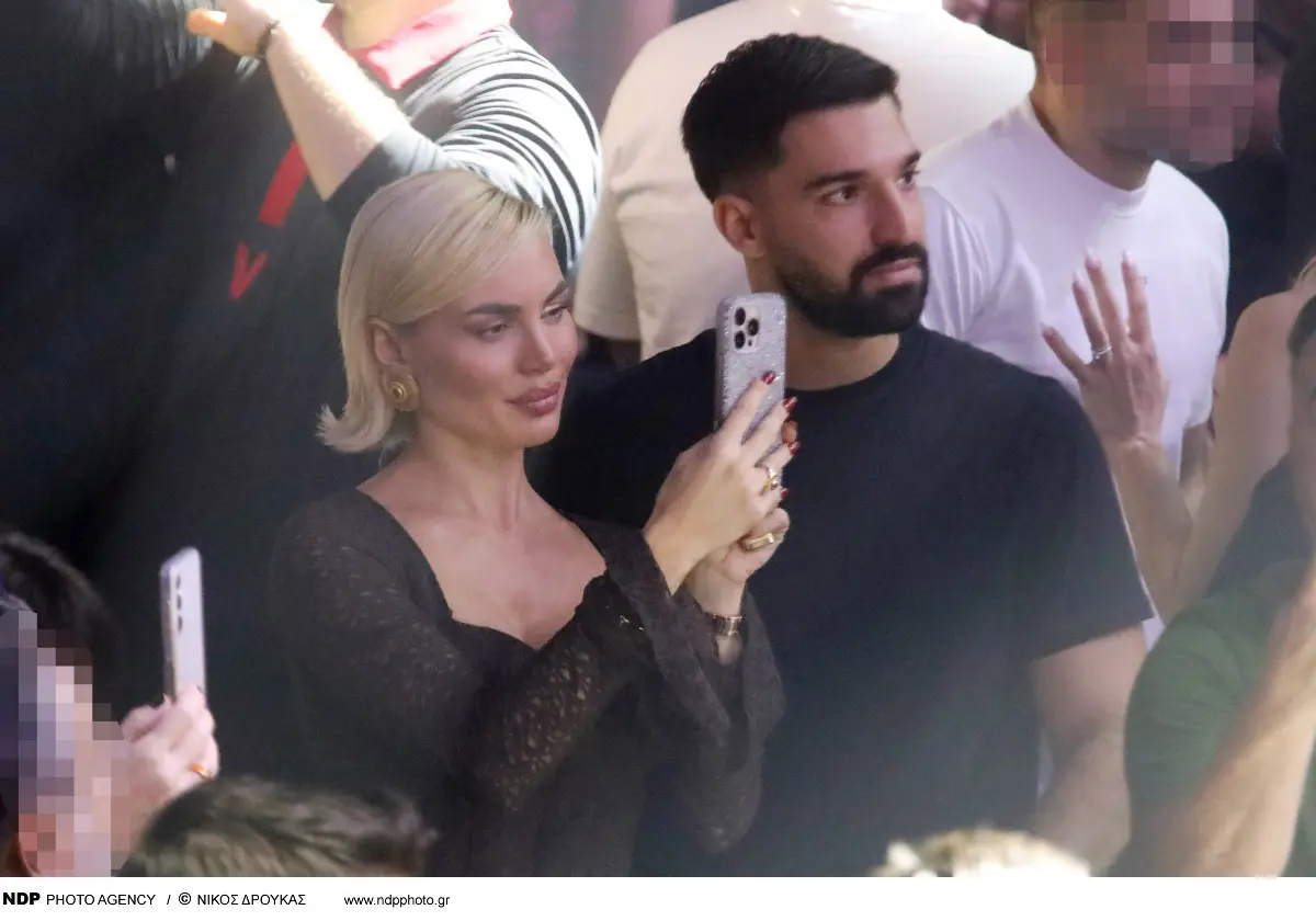 Η Αλεξάνδρα Παναγιώταρου και ο Αλέξανδρος Λυκούδης στα μπουζούκια