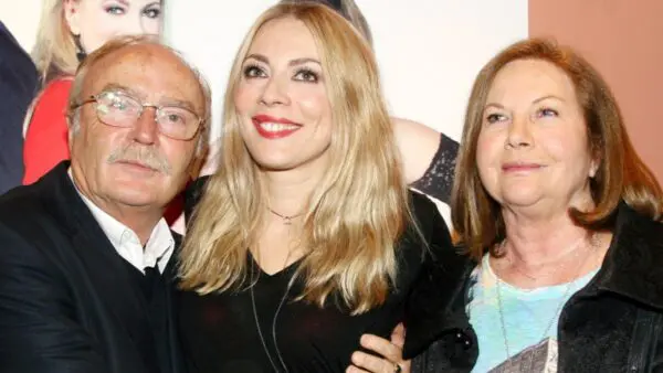 Σμαράγδα Καρύδη γονείς