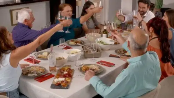 Οι πρωταγωνιστές της σειράς Το σόι σου