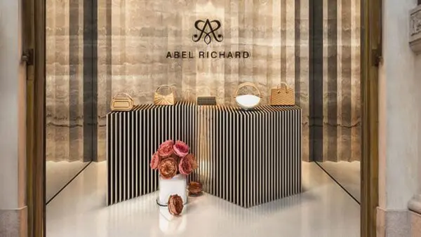 Η τσάντα των 170.000$ που έγινε viral στο Miami — Κάνει παγκόσμιο ντεμπούτο και σοκάρει τον κόσμο της μόδας