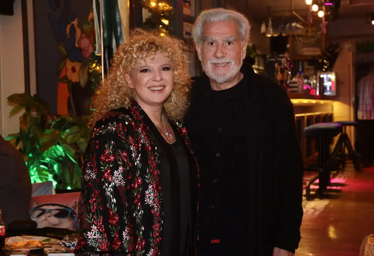 Αθηνά Καμπάκογλου, Χάρης Εμμανουήλ