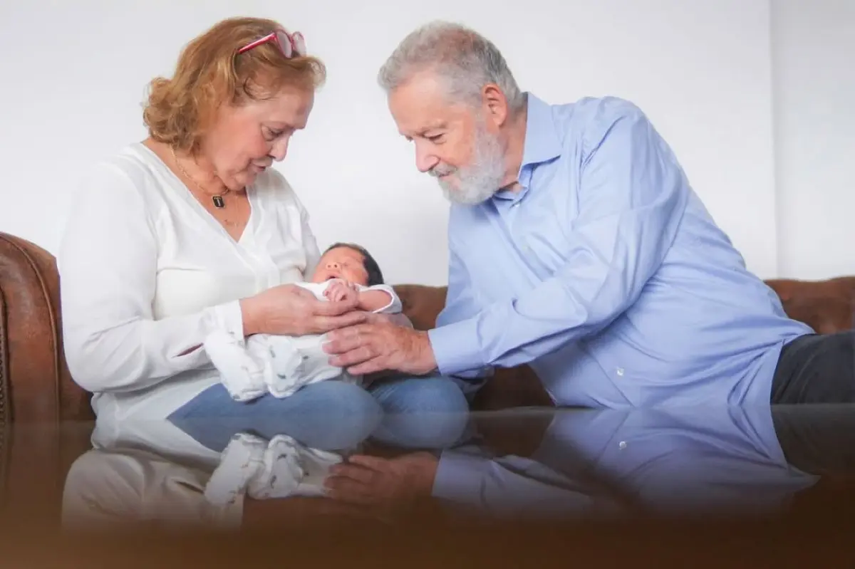 Η Τζένη Θεωνά με τους γονείς της