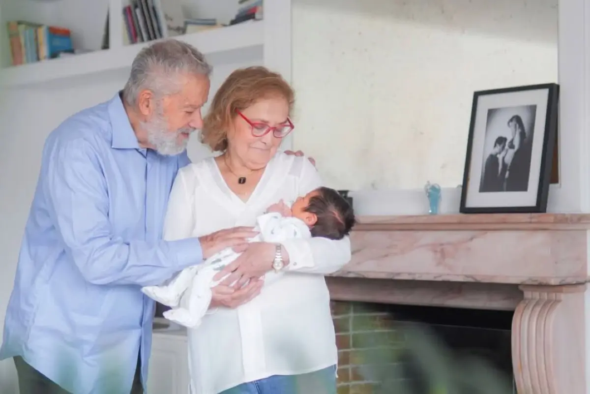 Η Τζένη Θεωνά με τους γονείς της