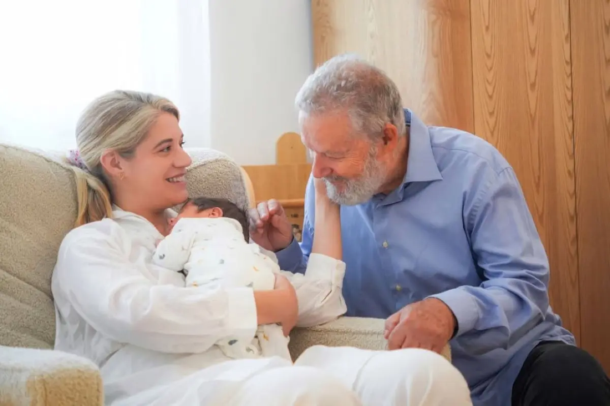 Η Τζένη Θεωνά με τους γονείς της