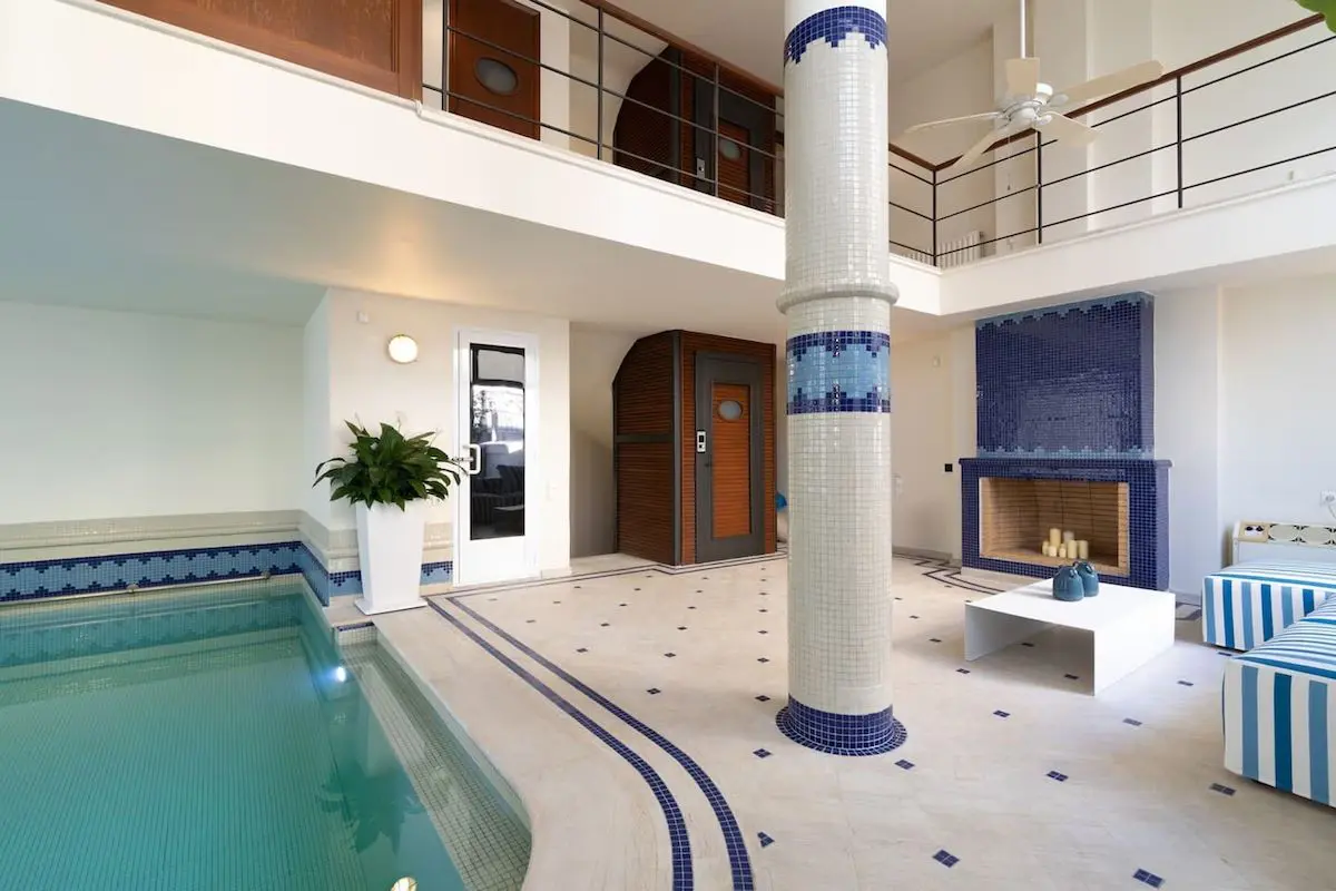 Γαλάνη πισίνα