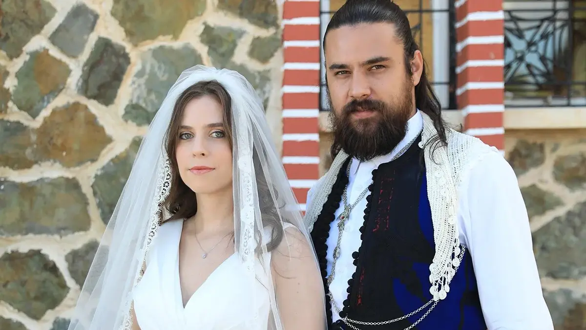 Η γη της ελιάς Παυλής Δάφνη