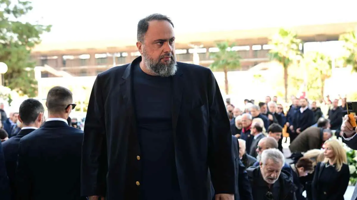 Βαγγέλης Μαρινάκης: Σε κλίμα συγκίνησης η κηδεία της μητέρας του, Ειρήνης (Φωτογραφίες)