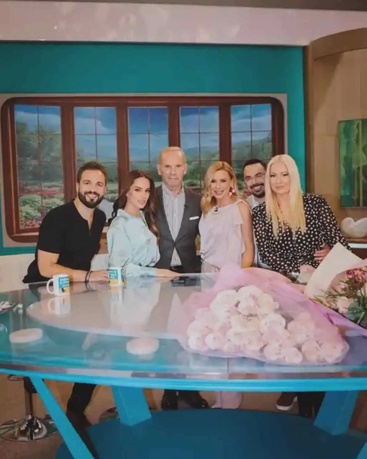 Η Κατερίνα Καραβάτου με τους συνεργάτες της