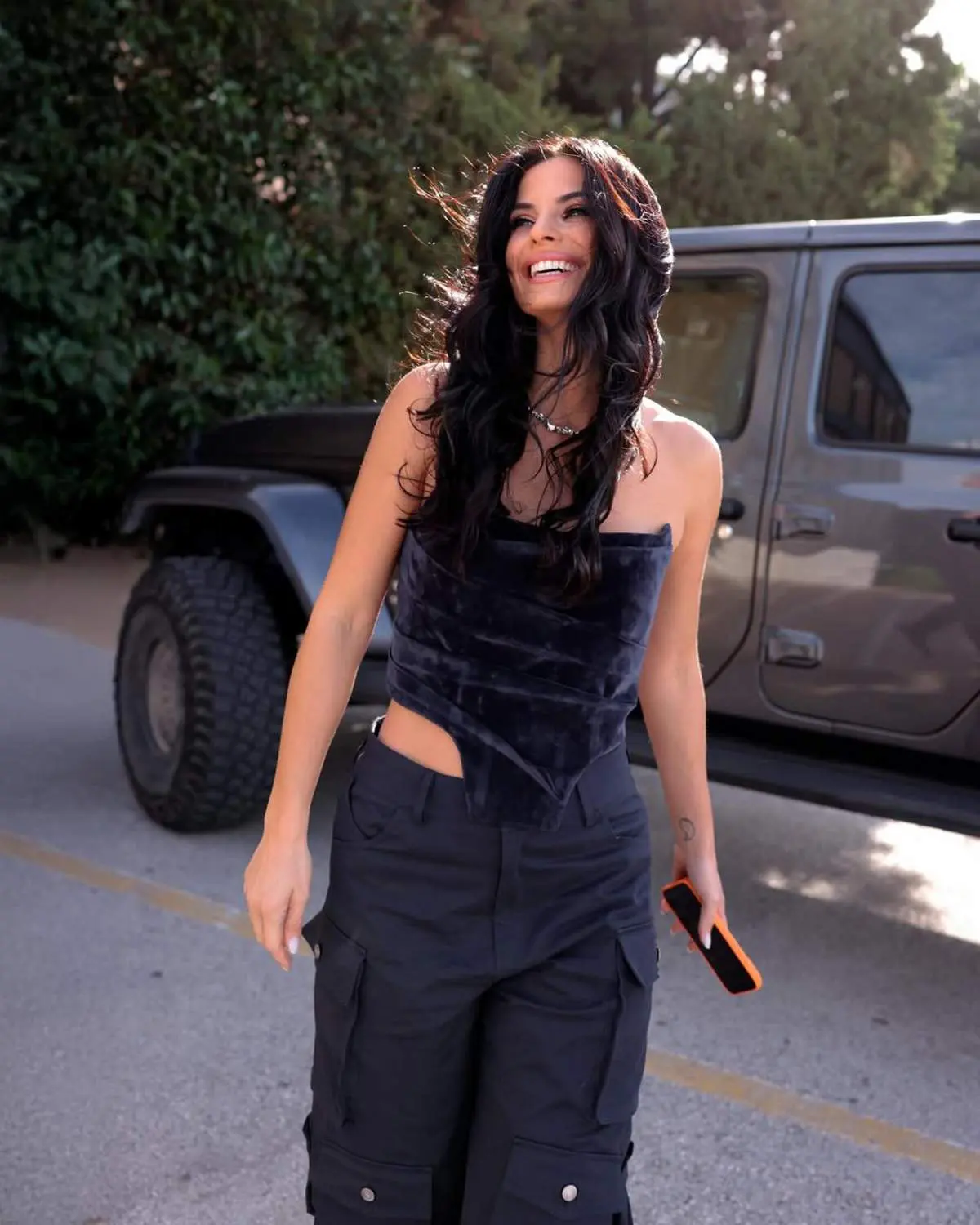 Με cargo παντελόνι η Χριστίνα Μπόμπα