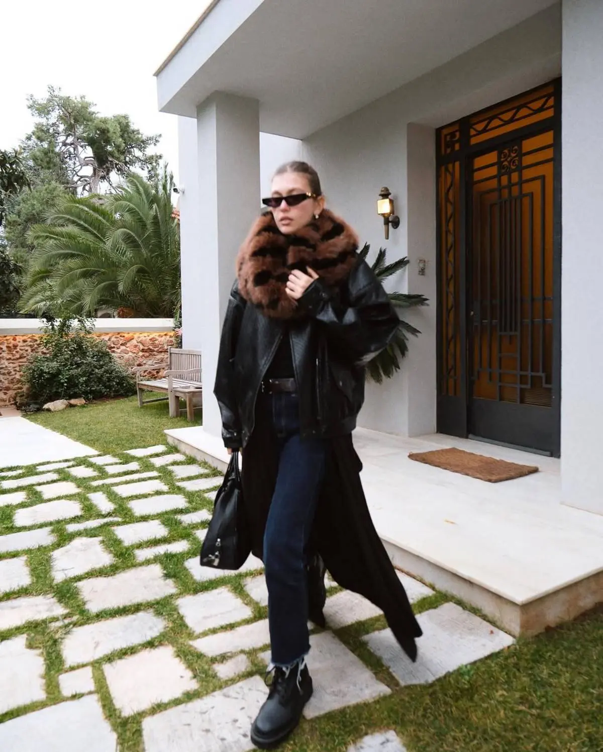 Η Κλέλια Ανδριολάτου σε βόλτα