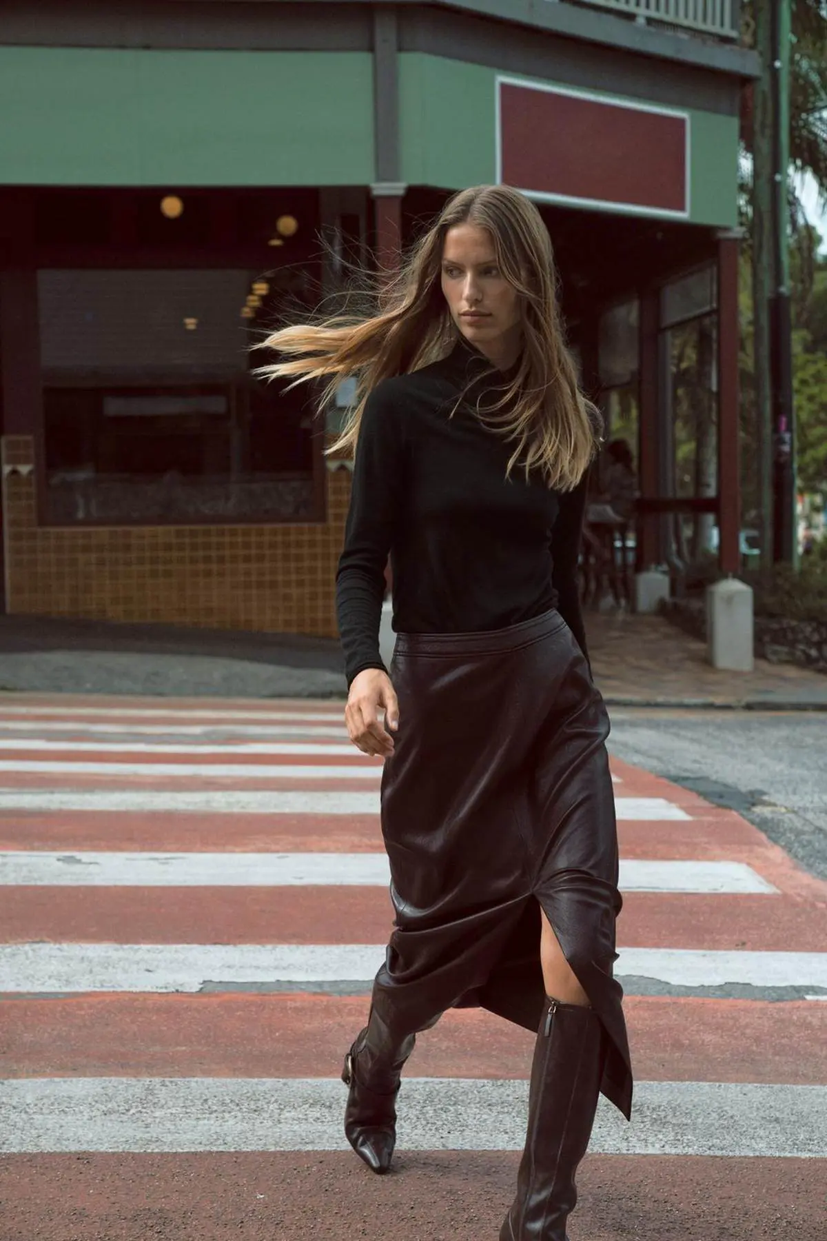 Zara anti-trends: 10 διαχρονικά κομμάτια που δείχνουν ακριβά και θα φοράς για χρόνια