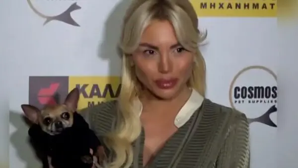 Η Αλεξάνδρα Παναγιώταρου με τον σκύλο της