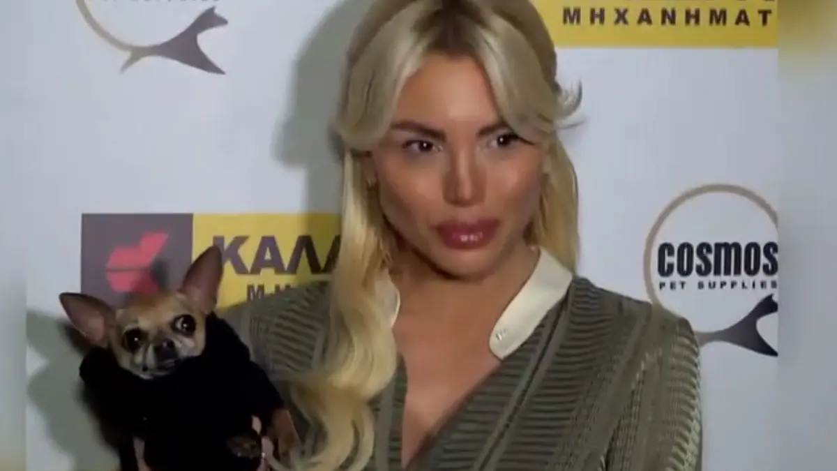 Η Αλεξάνδρα Παναγιώταρου με τον σκύλο της