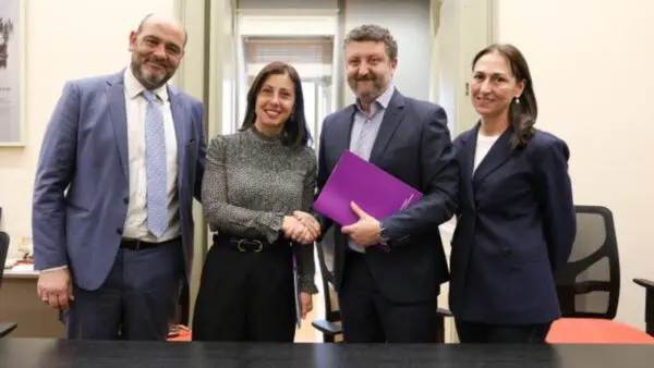 ΕΚΚΟΜΕΔ, Netflix