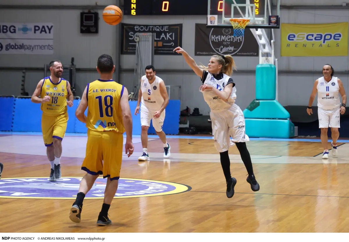 Σάρα Εσκενάζη