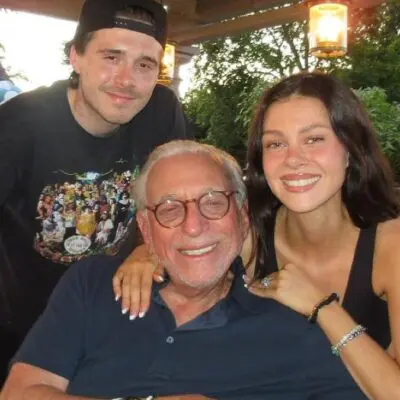 Η Νίκολα Πέιτζ με τον Μπρούκλιν Μπέκαμ και τον πατέρα της