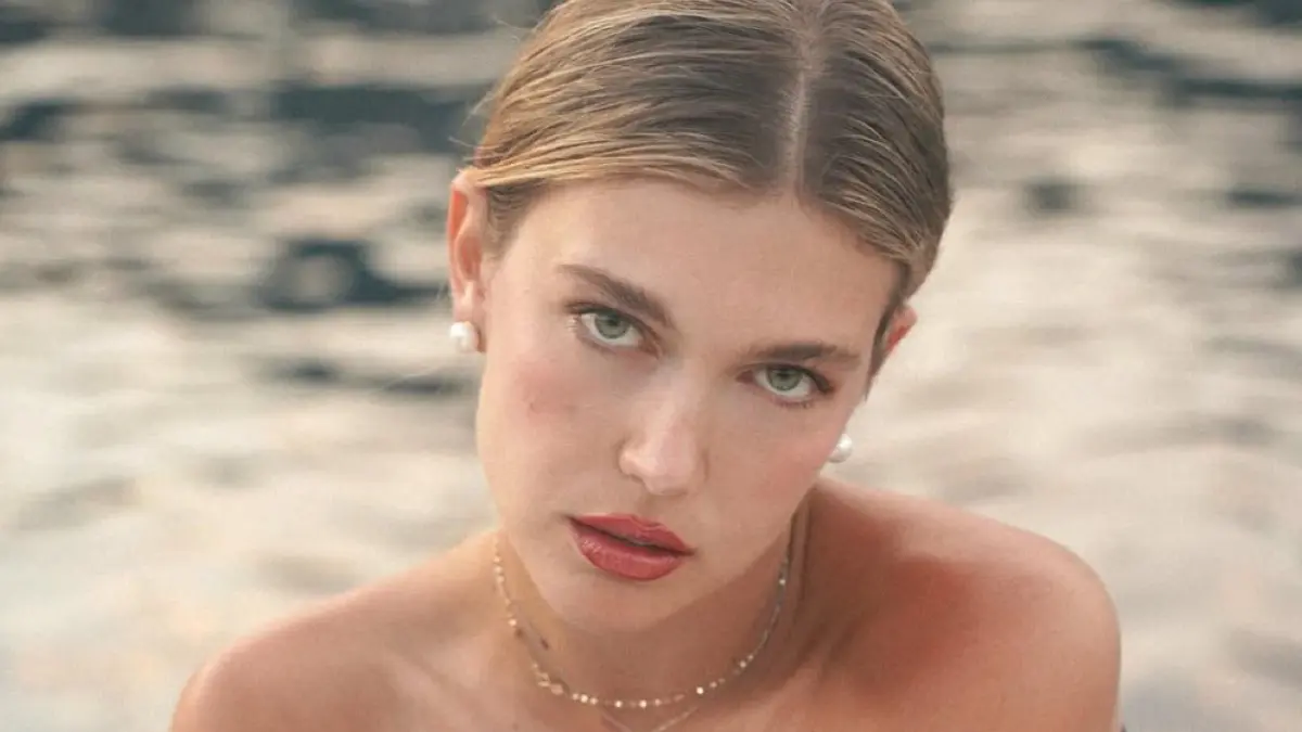 H Κλέλια Ανδριολάτου στα Bafta Awards 2026 – Το look της… άναψε φωτιές!