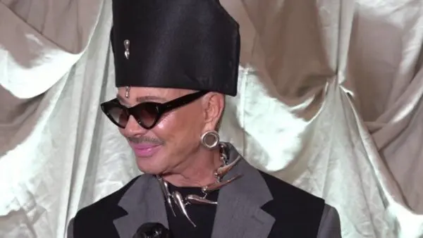 Λάκης Γαβαλάς