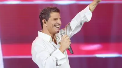 Ο Σάκης Ρούβας στην σκηνή