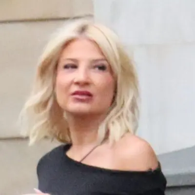 Φαίη Σκορδά: Ποιοι ήταν δίπλα της στο μνημόσυνο του μπαμπά της - Αποκλειστικό