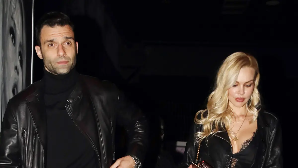 Γιώργος Τζαβέλλας - Βίκυ Κάβουρα