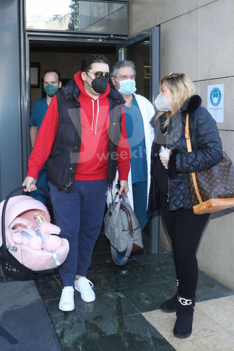 Εξιτήριο από το μαιευτήριο για τον Γρηγόρη Μπιθικώτση και την Έλενα Τσιριγκάκη φωτογραφίες