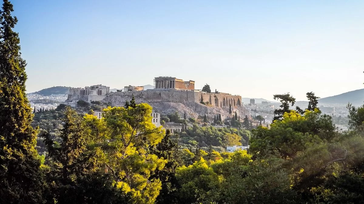 Καιρός σήμερα 4/1: Ξαφνική άνοδος της θερμοκρασίας - Μέχρι πόσο θα φτάσει ο υδράργυρος