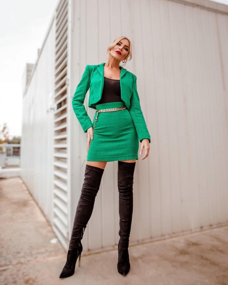 Κατερίνα Καινούργιου με twin set