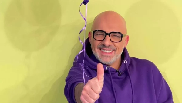 Νίκος Μουτσινάς: Η ανάρτηση για την κατάργηση του αποκλεισμού των ομοφυλόφιλων από τις αιμοδοσίες