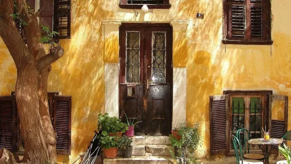 Καιρός σήμερα 5/1: Άνοδος θερμοκρασίας αλλά και τοπικές βροχές