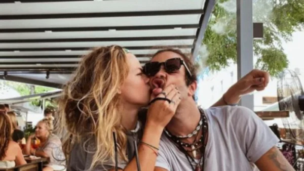 Σε πολυτελές σαλέ ο γιος της Ελένης Μενεγάκη, Άγγελος Λάτσιος - Φωτογραφίες από την εξόρμησή του