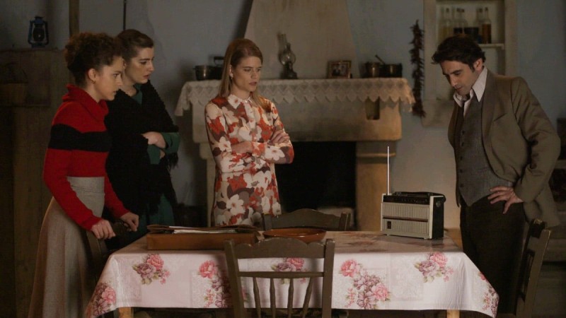 Άγριες Μέλισσες Δούκας Λενιώ