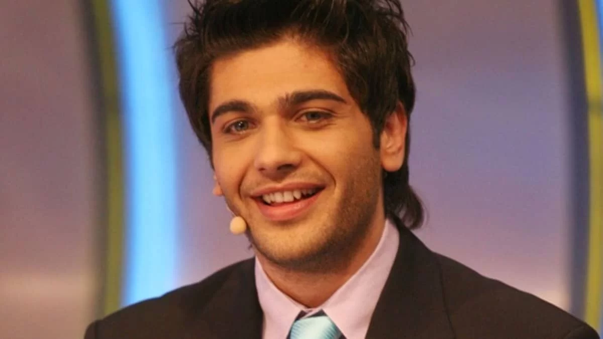 Θυμάστε τον Διονύση Μακρή από το DreamShow; Σήμερα μοιάζει με μοντέλο