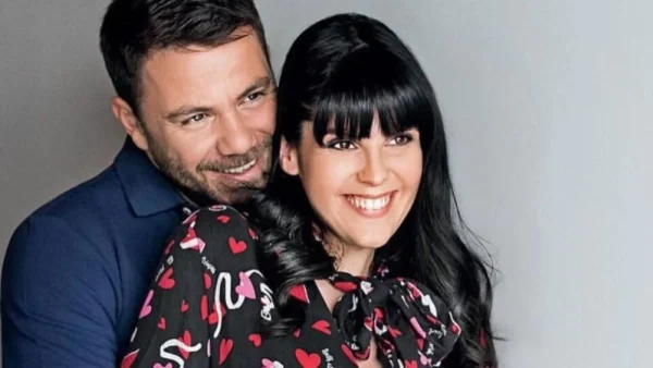 Η λευκή κουζίνα και η άνετη κρεβατοκάμαρα - Το εντυπωσιακό σπίτι του Μπλέτσα και της Αστερή