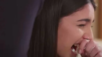 Η Γη της Ελιάς: Η Βασιλική σπαράζει στο κλάμα - Η οικογένεια της την ξεγράφει