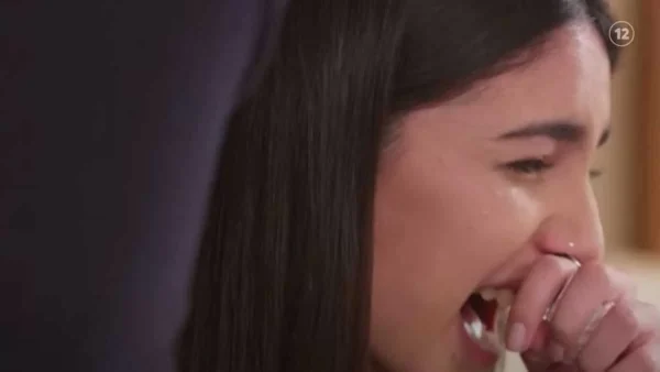 Η Γη της Ελιάς: Η Βασιλική σπαράζει στο κλάμα - Η οικογένεια της την ξεγράφει