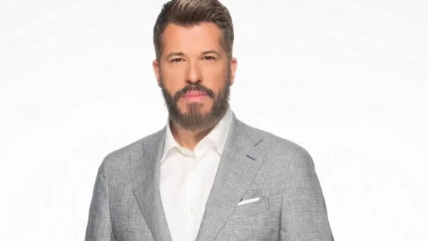 Το τρολλάρισμα του Χάρη Βαρθακούρη στον Νίκο Κοκλώνη για την διάρκεια του τελικού του J2US