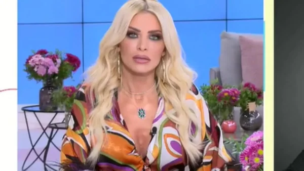 Επικό γέλιο με την Κατερίνα Καινούργιου: «Οι φίλες μου λένε ότι μοιάζω με την...»