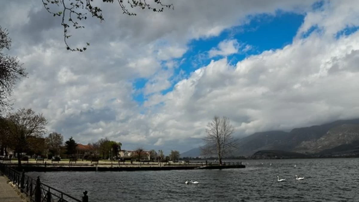 Με βροχές και συννεφιασμένο ουρανό ξεκινάει η εβδομάδα - Ο καιρός σήμερα 17/1