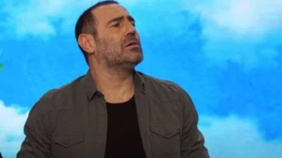 Βυθισμένος στην θλίψη ο Αντώνης Κανάκης - Το έμαθε μετά το τέλος του Ράδιο Αρβύλα