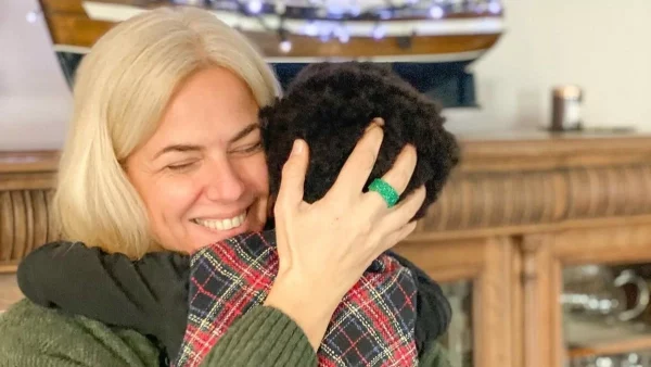 Βγαλμένο από περιοδικό το δωμάτιο της κόρης της Χριστίνας Κοντοβά - Λευκό με ροζ λεπτομέρειες