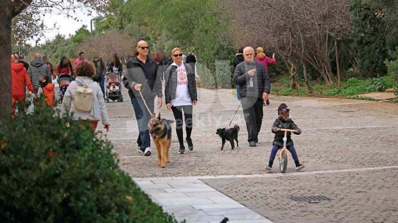 Χριστίνα Κοντοβά: Βόλτα μαζί με την κόρη της 